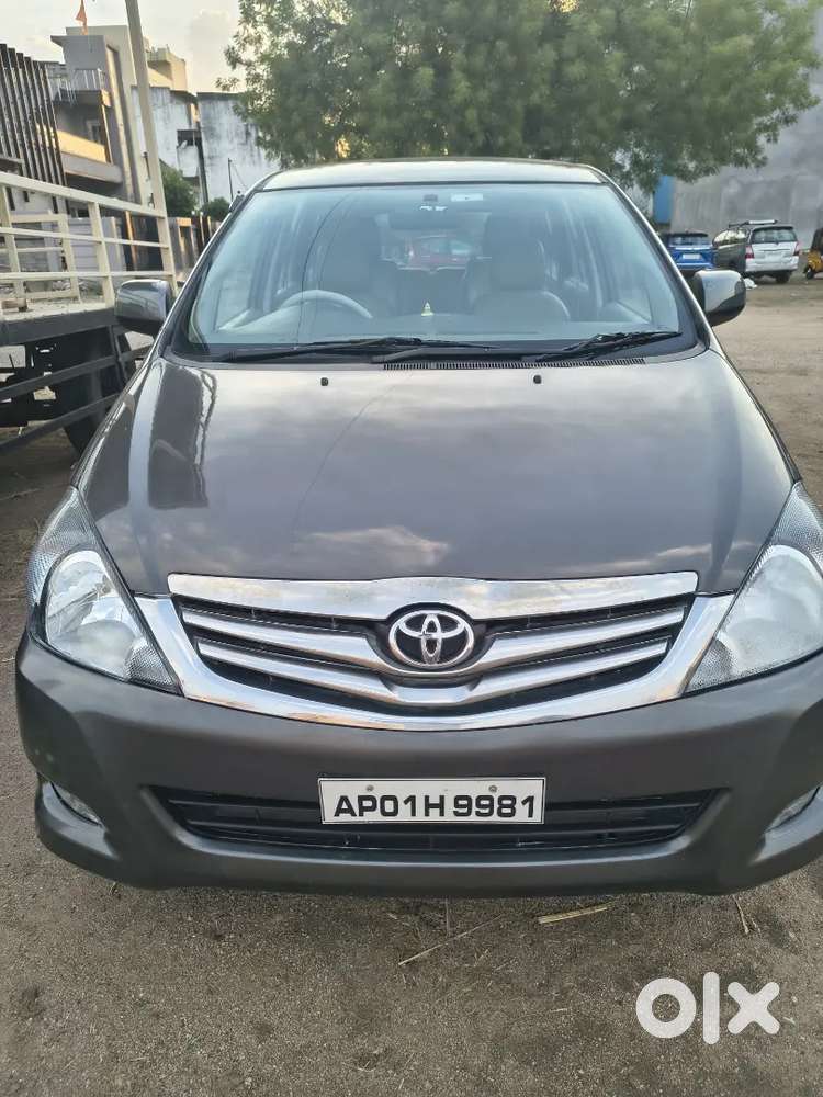 Toyota Innova 2010 Diesel 280000 Km Driven