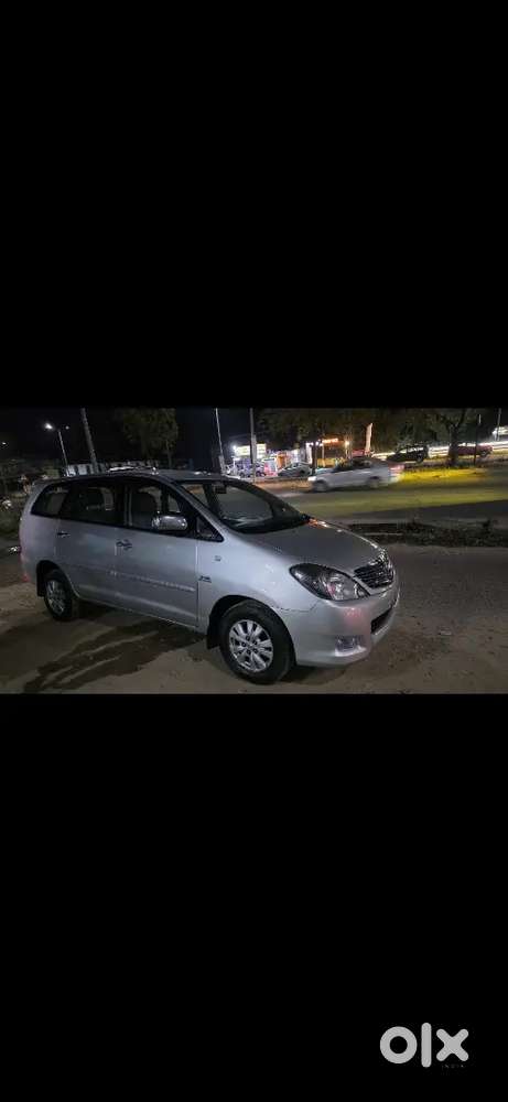 Toyota Innova Diesel 7 2011 With Manual Transmission