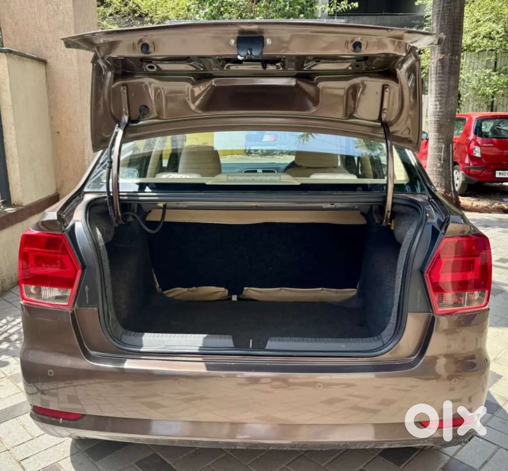 Volkswagen Ameo 1.5 Tdi Highline At 16 Alloy, 2018, Diesel