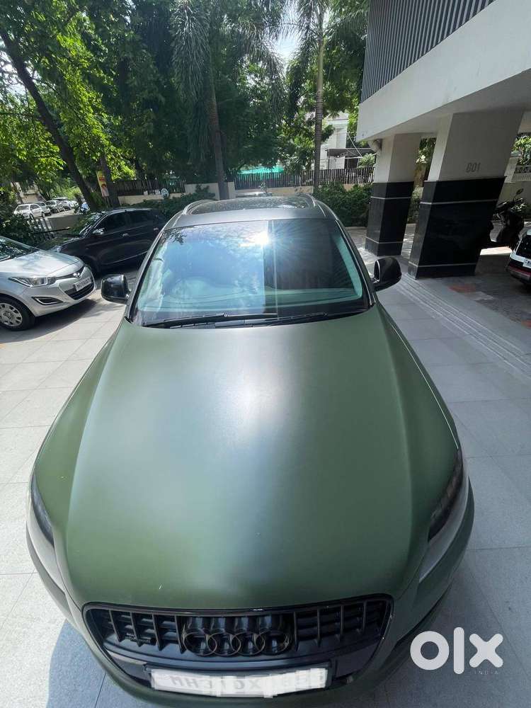 Premium Luxury Suv Available In A Stunning Forest Green Colour.