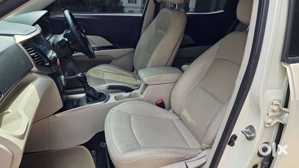 Mahindra Xuv300 1.2 W8 (o) Amt Petrol, 2020, Petrol