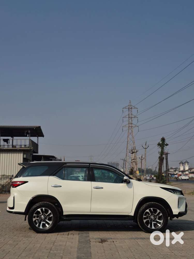 Toyota Fortuner Legender