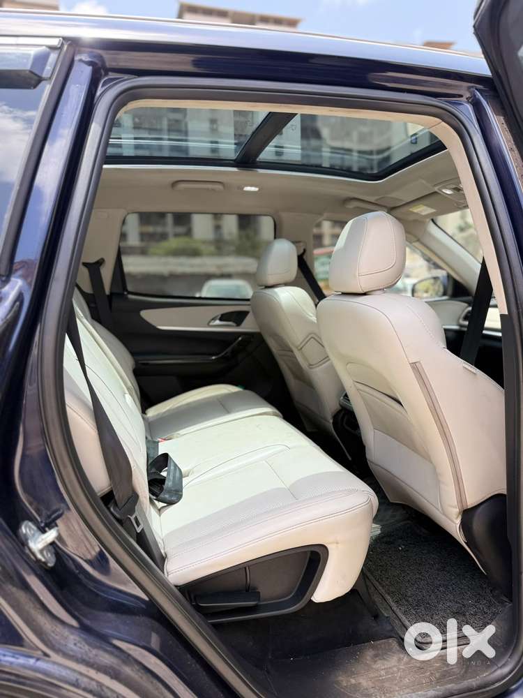 Mahindra Xuv700 2.0 Ax 7 Petrol At Luxury Pack Str, 2025, Diesel