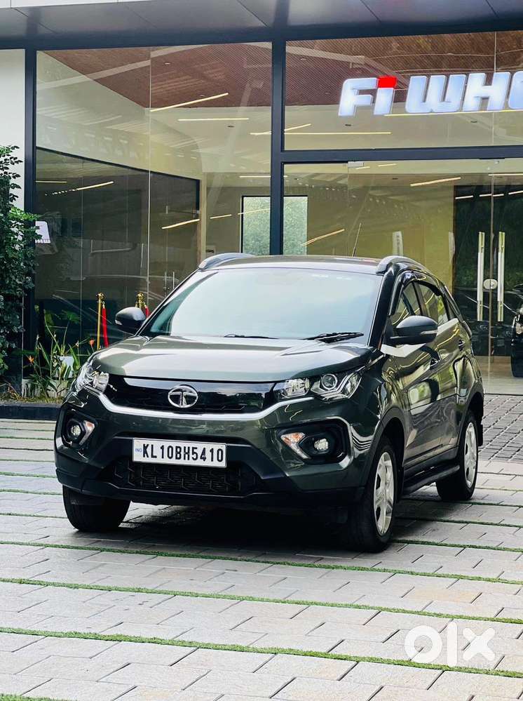Tata Nexon 1.2 Revotron Xma Amt (s), 2023, Petrol