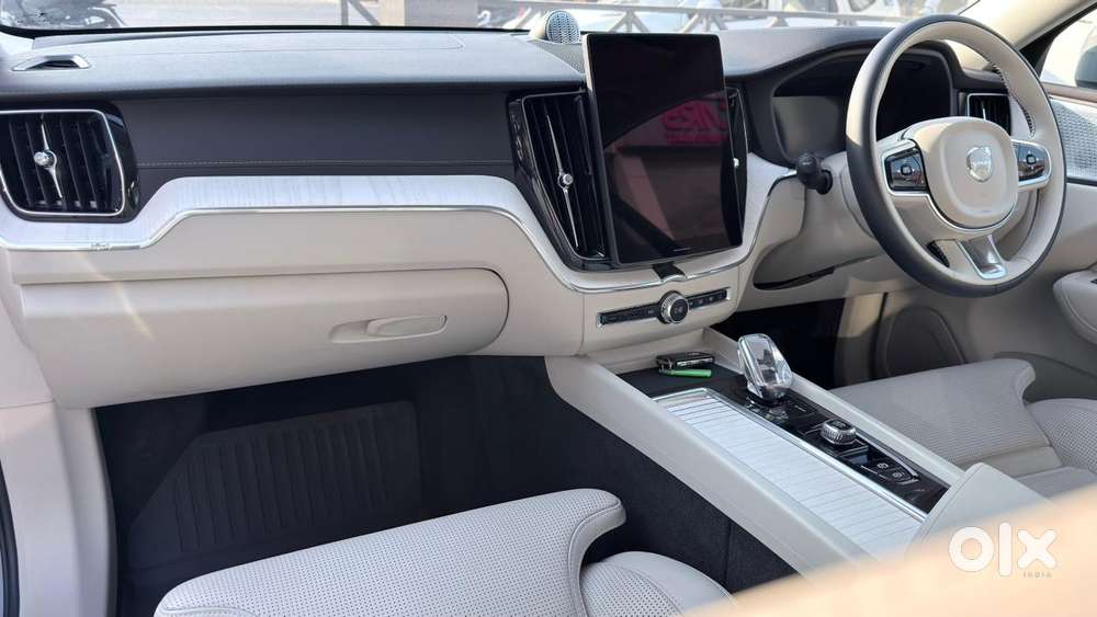 Volvo Xc60 D5 Awd Automatic, 2025, Petrol