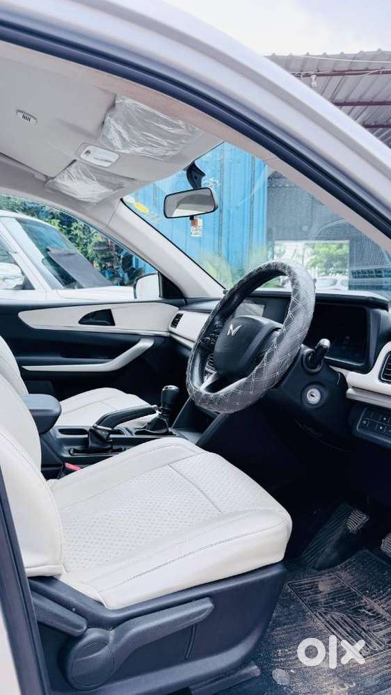 Mahindra Xuv700 2.2 Mx Diesel Mt 5 Str, 2023, Diesel