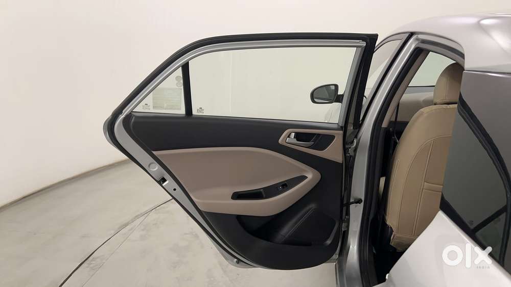 Hyundai Elite I20 1.2magna Executive At, 2018, Petrol