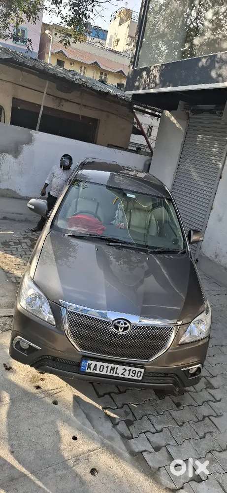 Toyota Innova 2014 Diesel 75000 Km Driven
