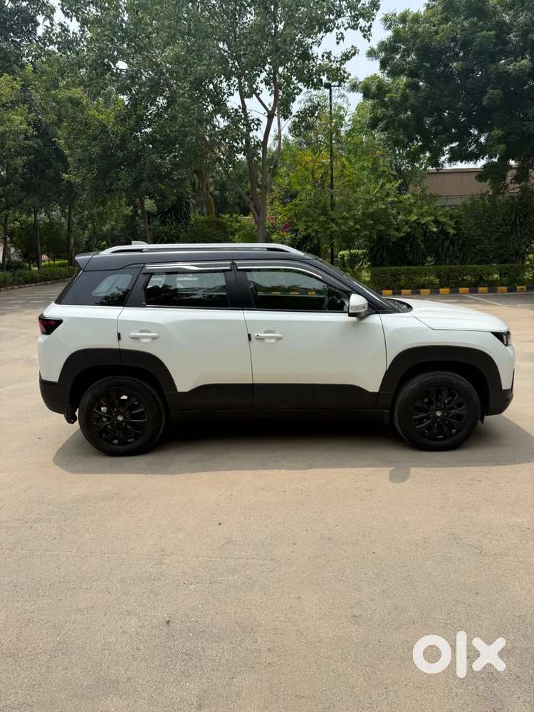 Maruti Suzuki Brezza Vxi At, 2023, Petrol
