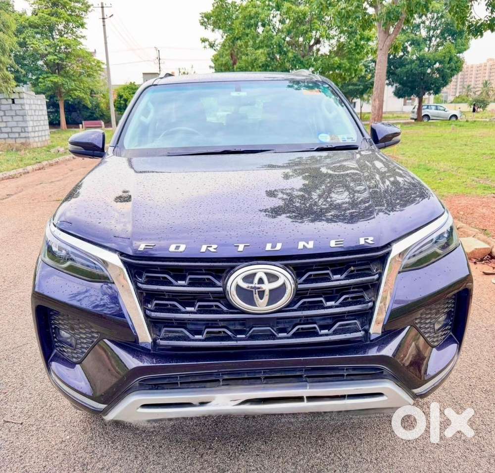 2022 Toyota Fortuner 4x2 At Diesel, 31000km, Sparkling Black Color