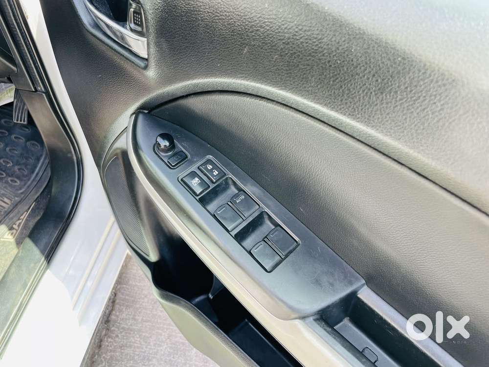 Maruti Suzuki Baleno 1.2 Zeta At, 2016, Petrol