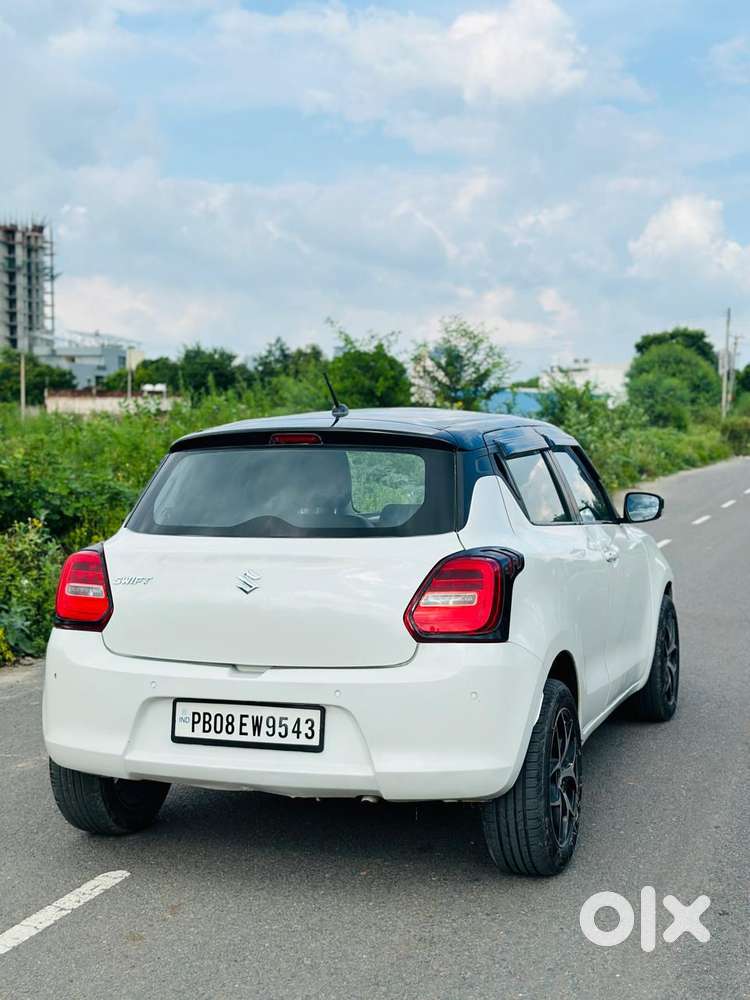Maruti Suzuki Swift Vxi + Manual, 2022, Petrol
