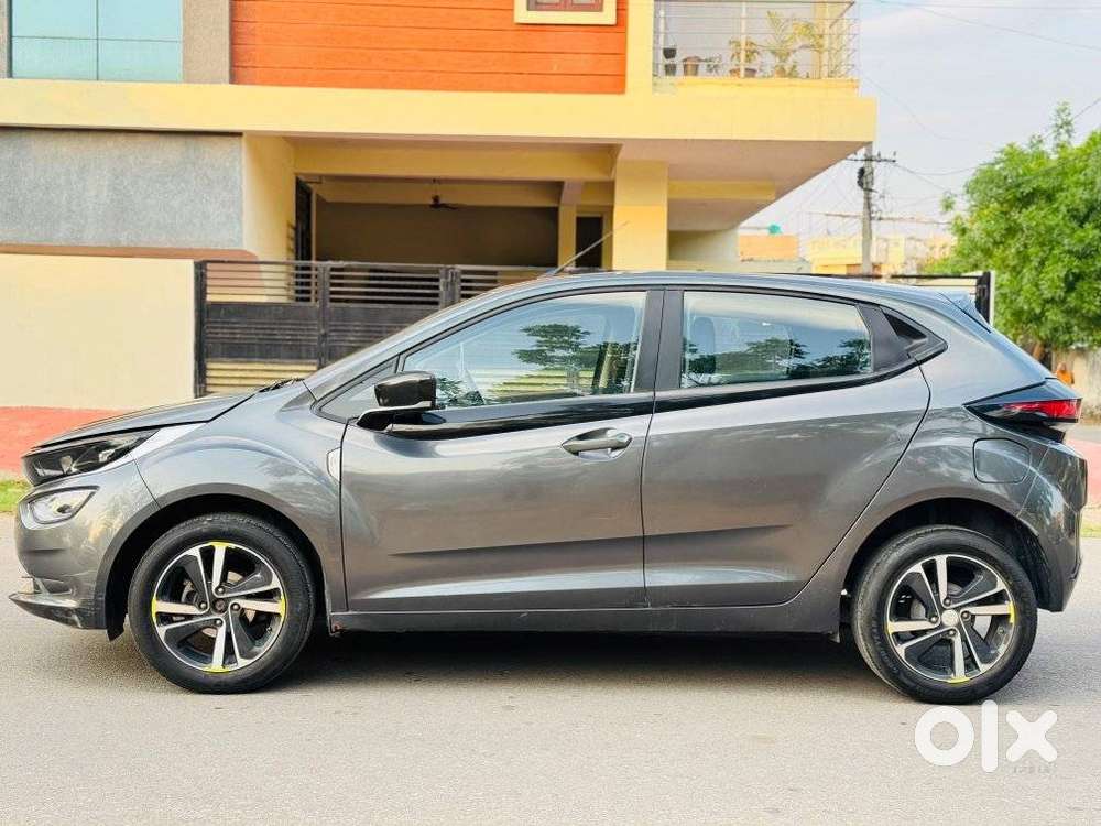 Tata Altroz, 2022, Petrol