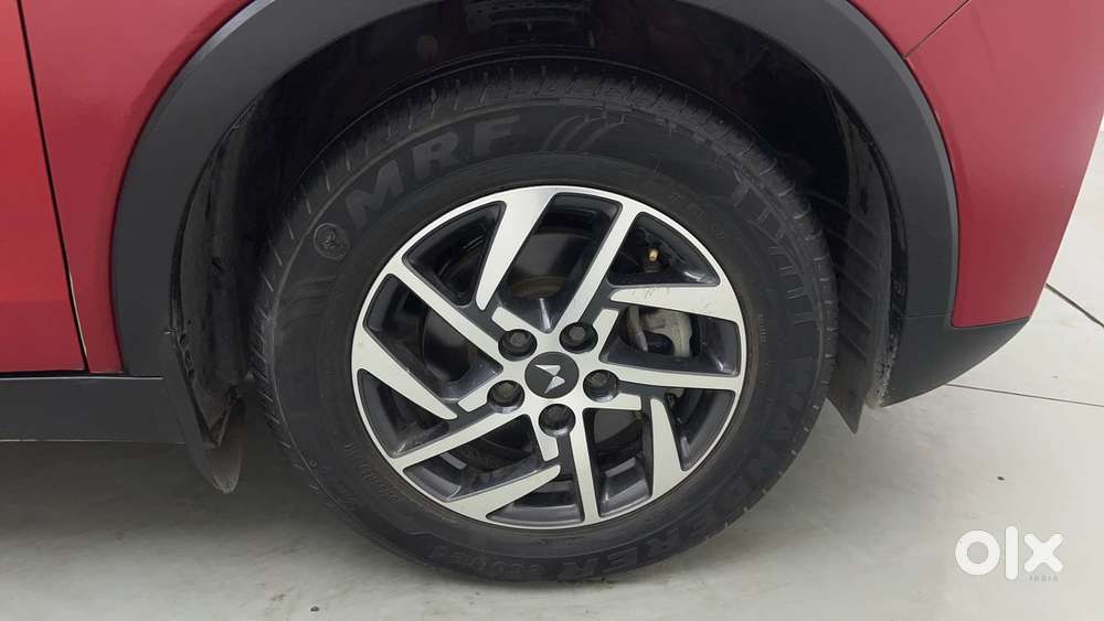 Mahindra Xuv300 W8 (o) 1.5 Diesel Amt, 2023, Diesel