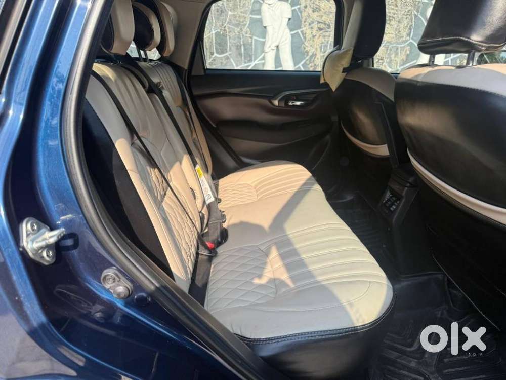 Maruti Suzuki Grand Vitara 1.5 Delta Smart Hybrid At, 2023, Petrol