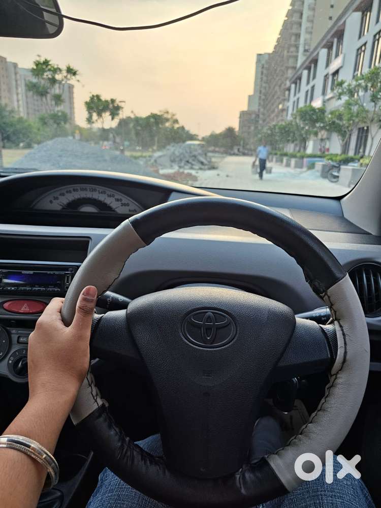 Toyota Etios Liva 2011-2012 G, 2011, Petrol