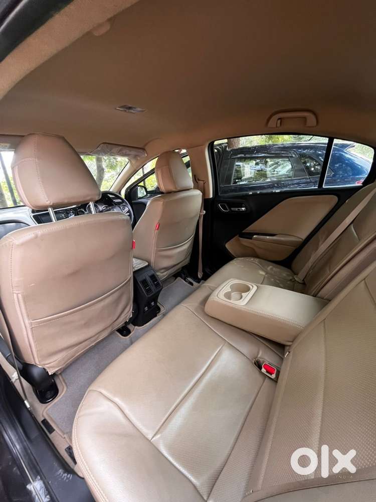 Honda City 2022 Petrol Only 17700 Km Driven