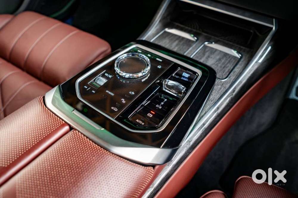 Bmw I7 Xdrive60, 2025, Electric