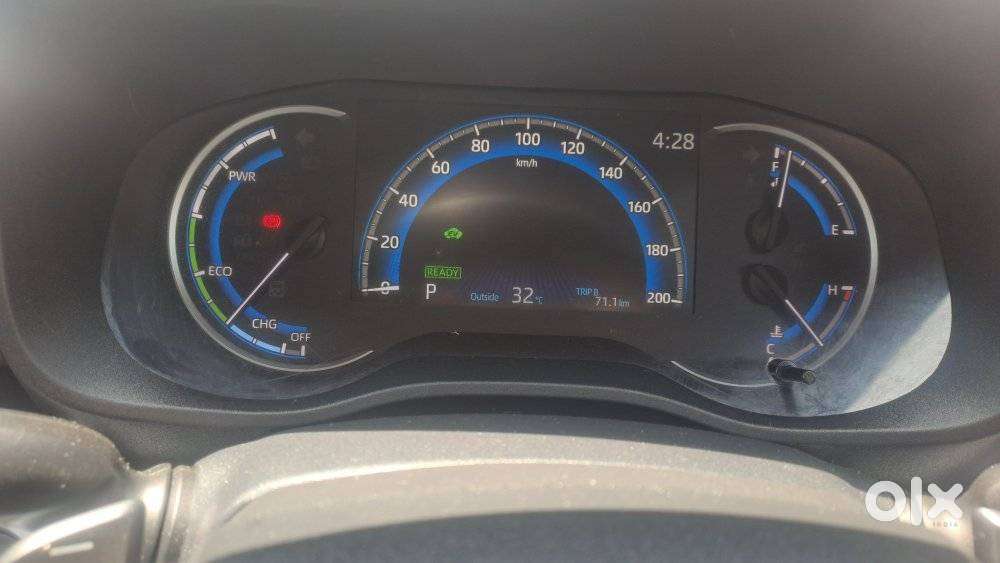 Toyota Innova Hycross 2.0 Vx Hybrid 7 Str, 2023, Petrol