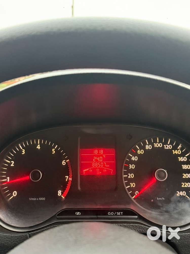 Volkswagen Polo Petrol Manual 2011