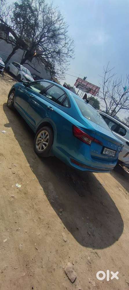 Skoda Slavia Style 1.0l Tsi At, 2022, Petrol