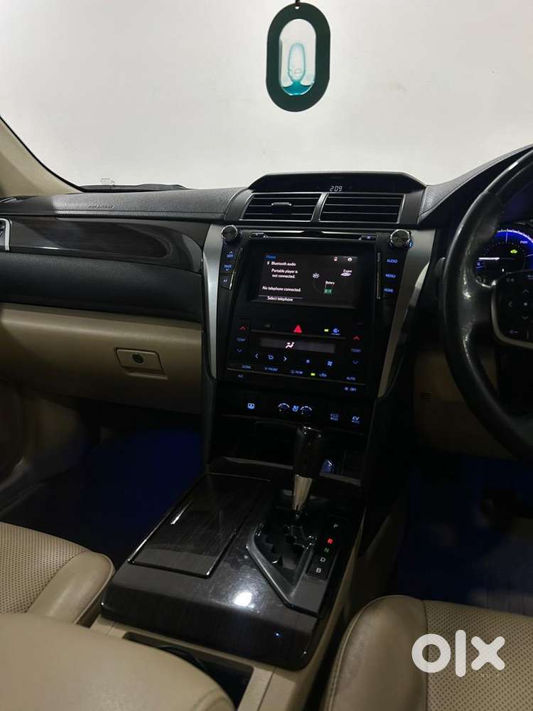Toyota Camry 2015 Petrol (hybrid) Well Maintained