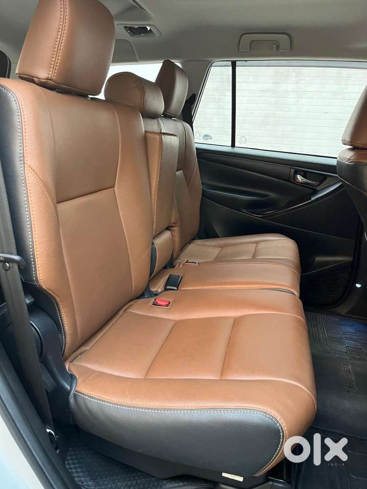 Toyota Innova Crysta 2.4 G Mt 8s, 2023, Diesel