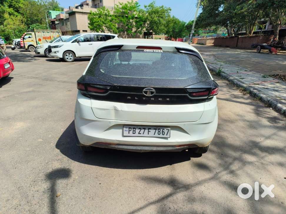 Tata Altroz 1.2 Xe, 2020, Petrol