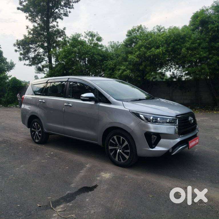 Toyota Innova Crysta, 2016