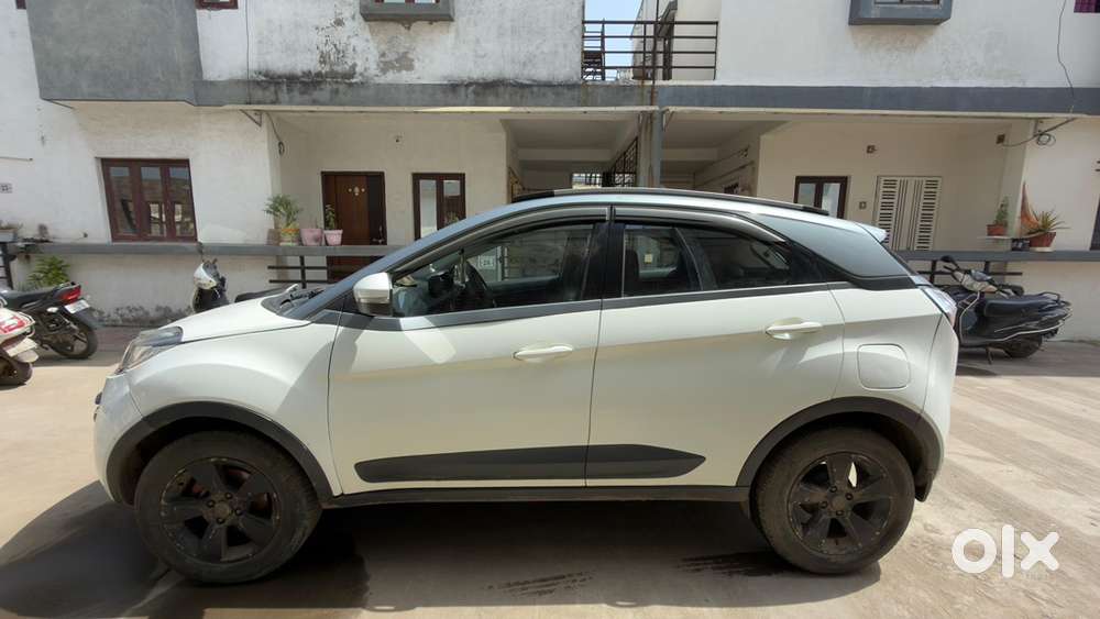 Tata Nexon Petrol 2018