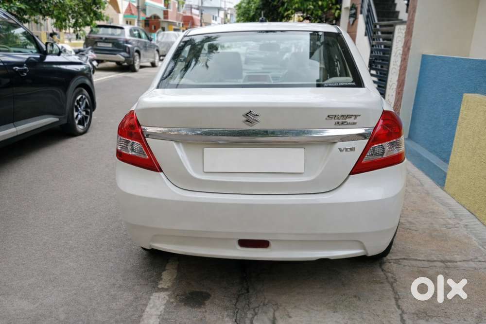Selling Showroom Maintained Car Swift Dzire Car Diesel