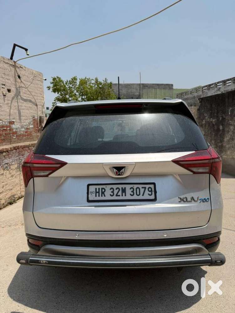 Mahindra Xuv700 2.0 Mx Petrol Mt 5 Str, 2022, Petrol