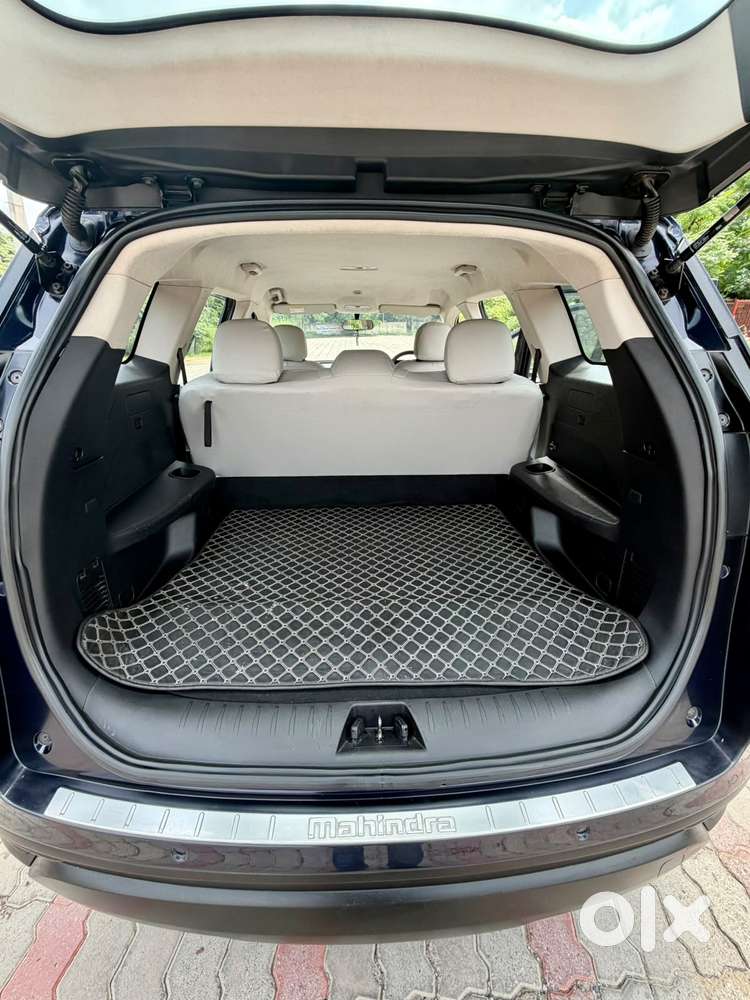 Mahindra Xuv700 2.0 Ax 5 Petrol Mt Str, 2024, Petrol