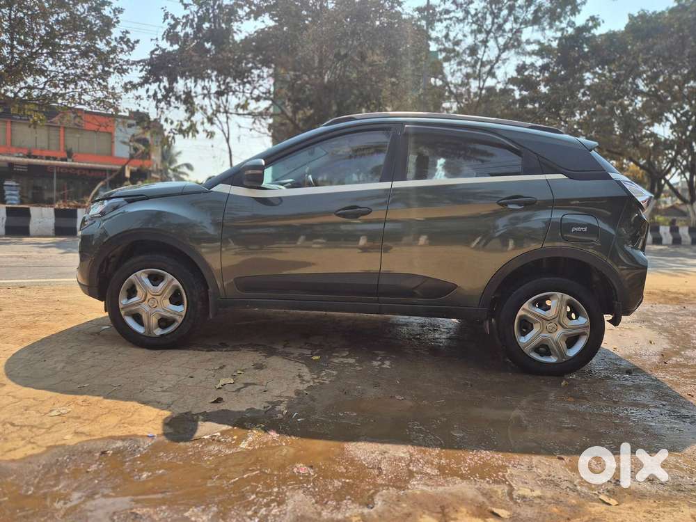 Tata Nexon 1.2 Revotron Xm (s), 2023, Petrol