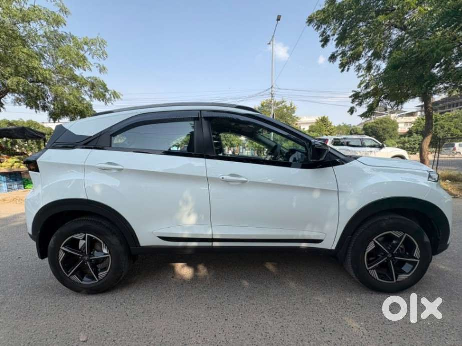 Tata Nexon Creative 1.2 Revotron Petrol 6 Mt, 2025, Petrol