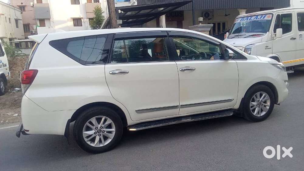 Toyota Innova Crysta 2.4 V, 2016, Diesel