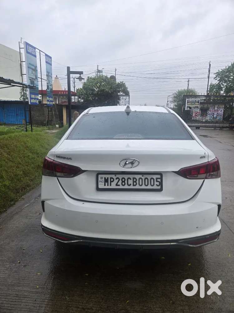 Hyundai Verna 1.6 2020 (negotiable)