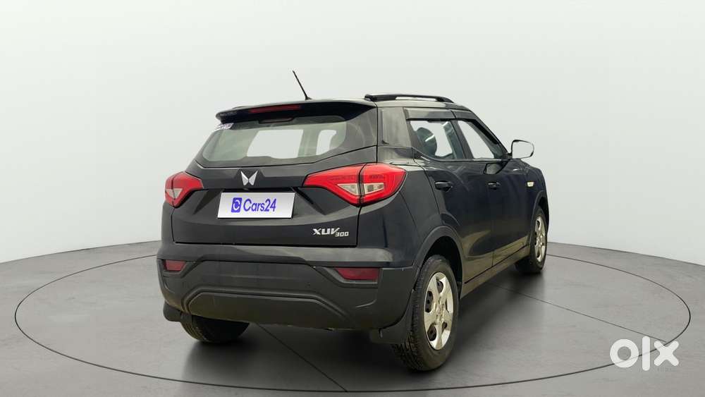Mahindra Xuv300 W6, 2023, Petrol