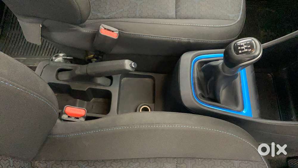 Tata Punch 1.2 Revotron Creative Amt Dual Tone, 2023, Petrol