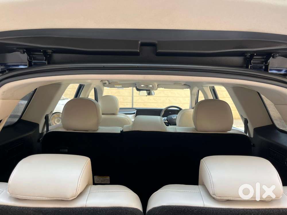 Mahindra Xuv700 2.0 Ax 7 Petrol At Luxury Pack Str, 2022, Petrol