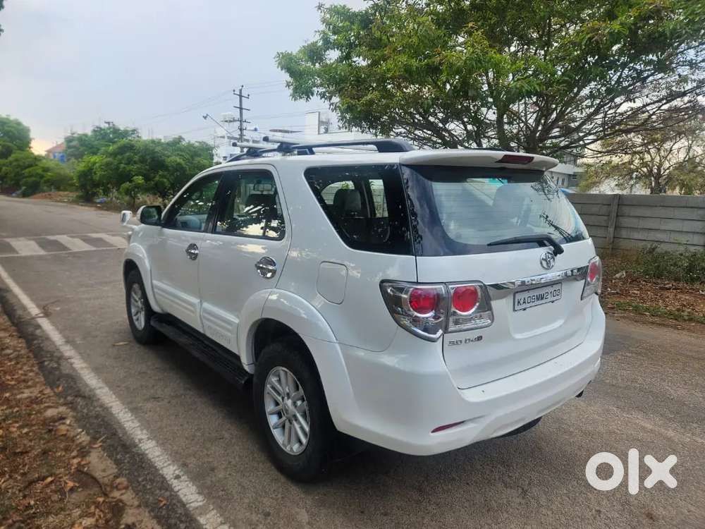 Toyota Fortuner 2012 Diesel, Manual Transmission