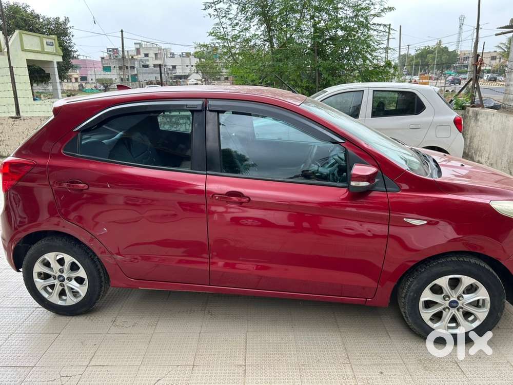 Ford Figo Titanium Blu 2017