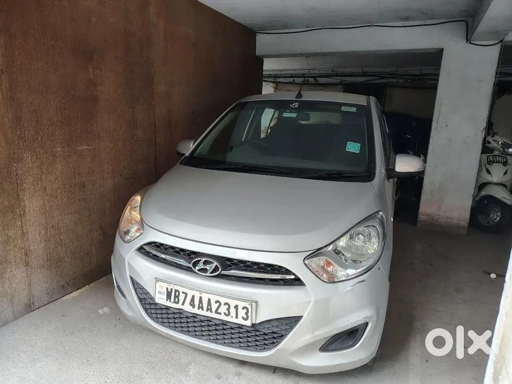Selling The Hyundai Car I10 Make 2013.  Registration No. Wb 74aa 2313.