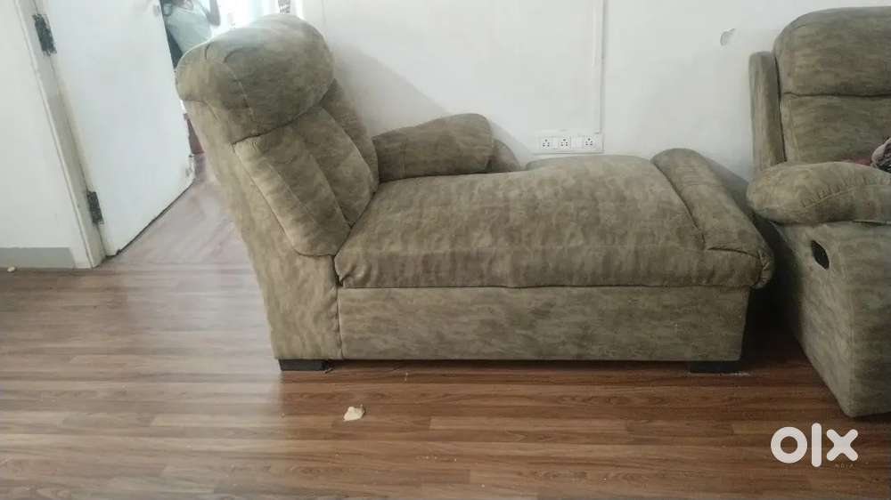 Reclining sofa