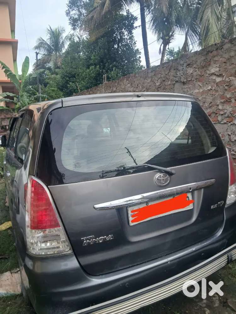 Toyota Innova 2011 Diesel 7