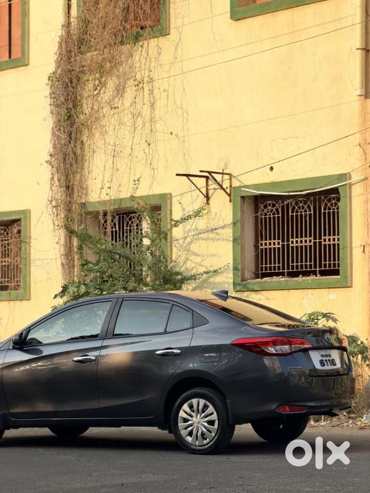Toyota Yaris J Cvt, 2018, Petrol