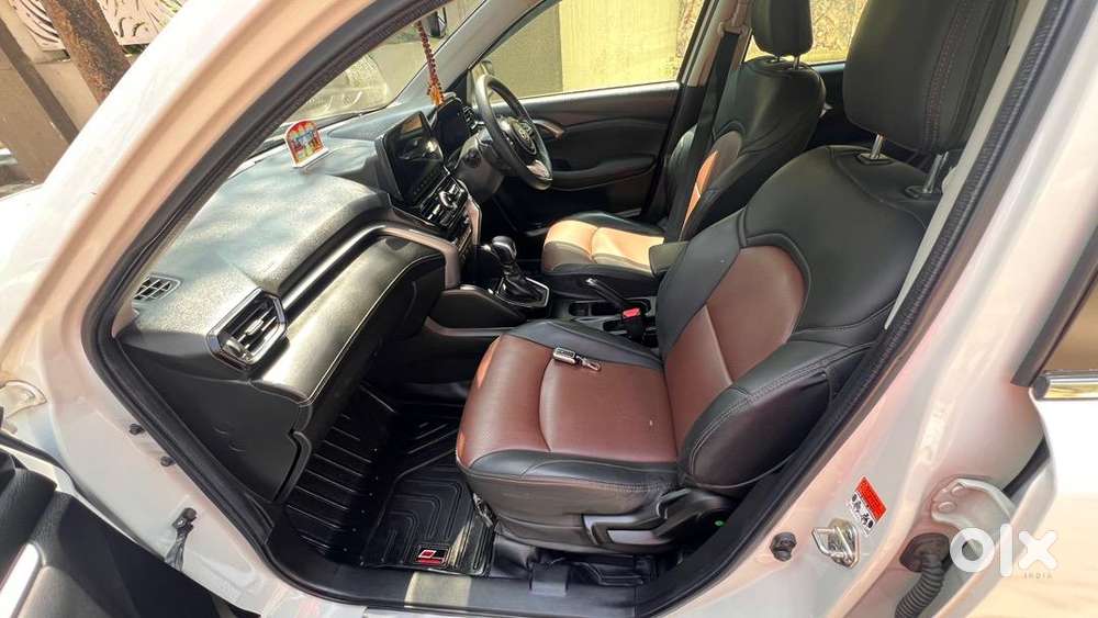 Toyota Urban Cruiser Hyryder (1.5 Neo-drive G At)