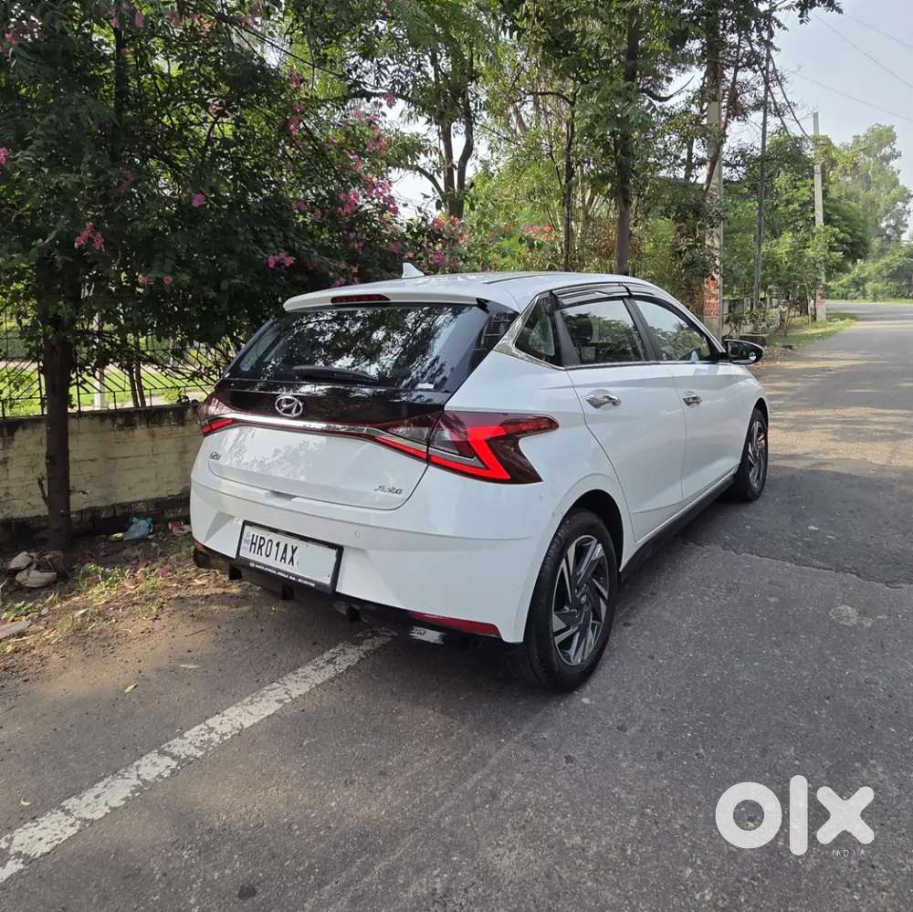 Top Model I20 Asta(o) | Low Km | Single Owner