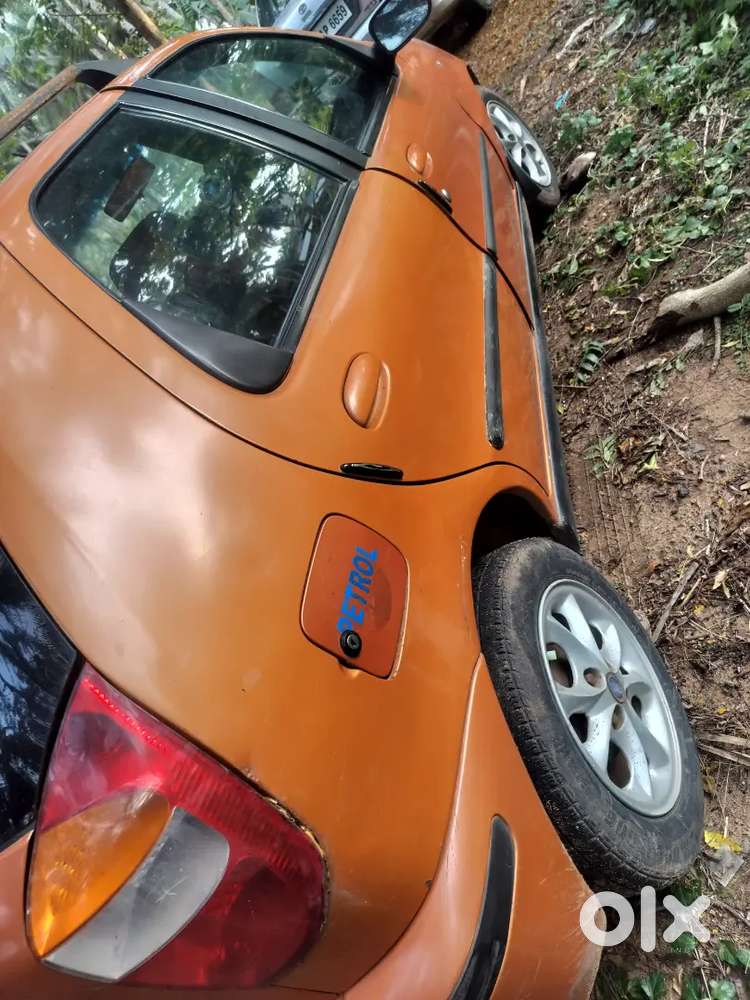 Fiat Palio 2005 Petrol 70000 Km Driven