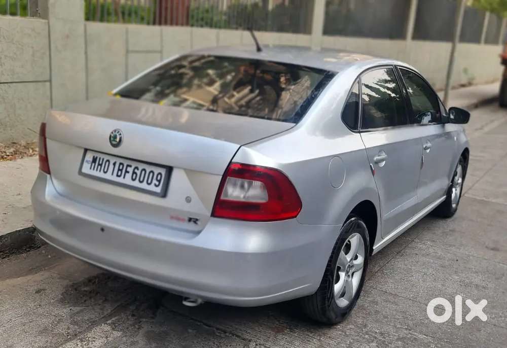 Top Model

Skoda Rapid
Nov 2012
2 Airbags 
Abs Breaking